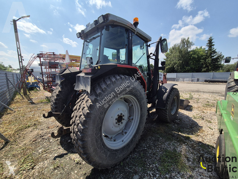 Трактор Massey Ferguson 6255