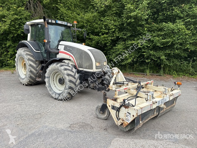 Tractor Valtra  T131h
