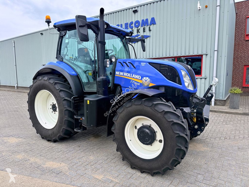 New Holland T7.165S Range Command tractor