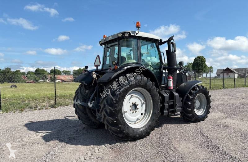 Massey Ferguson MF 7620 tractor