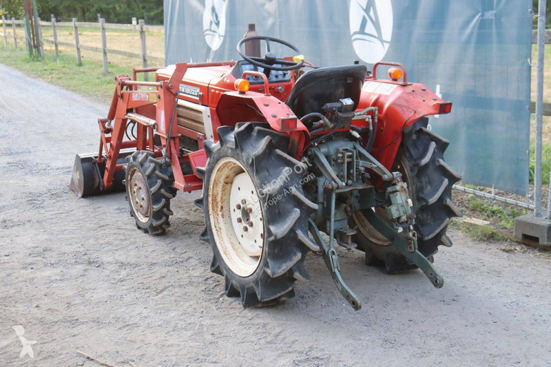 جرار زراعي Yanmar YM1802D