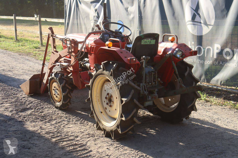 جرار زراعي Yanmar YM1802D