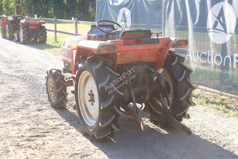 Tractor Mitsubishi MT26