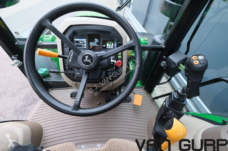 Сільськогосподарський трактор John Deere 5130 M...