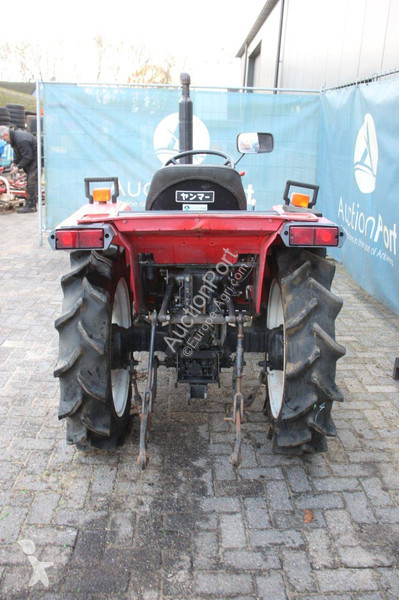 Сільськогосподарський трактор Yanmar F18D