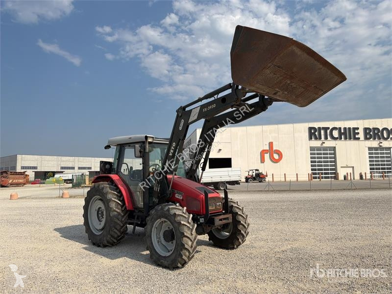 Сільськогосподарський трактор Massey Ferguson 4345