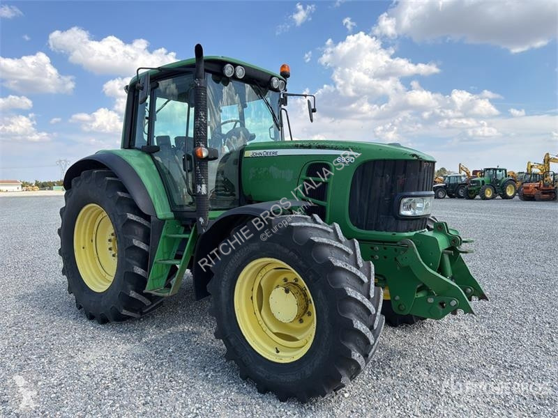 Tractor John Deere 6930 4WD Tractor