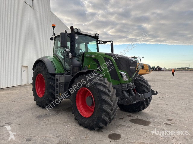 Fendt  826 Vario tractor
