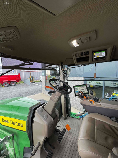 John Deere 8r 370 tractor