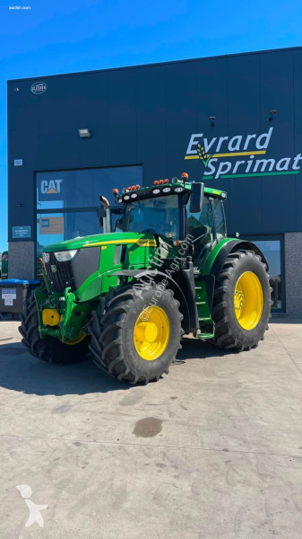 John Deere 6r 215 tractor