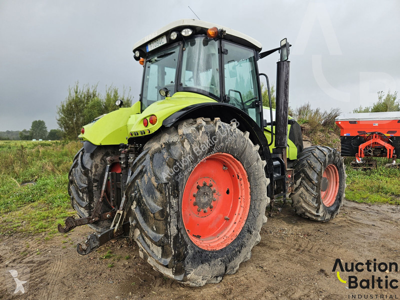 Claas Axion 830 tractor
