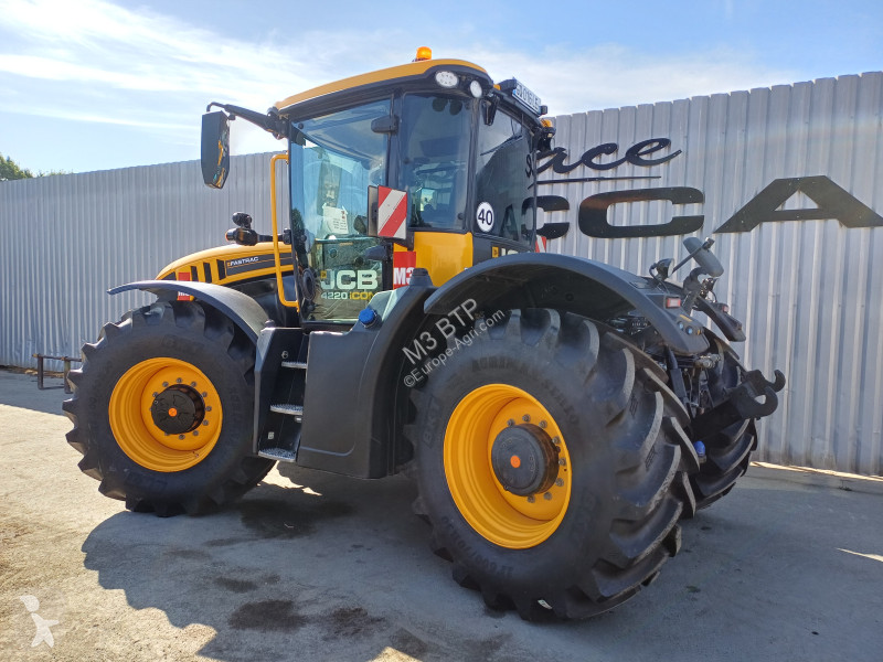 Tractor JCB