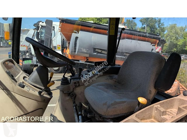 Tractor agrícola