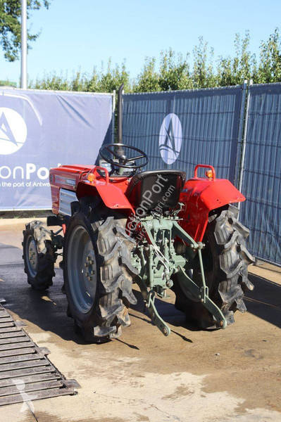 Tractor agrícola Yanmar YM1610D