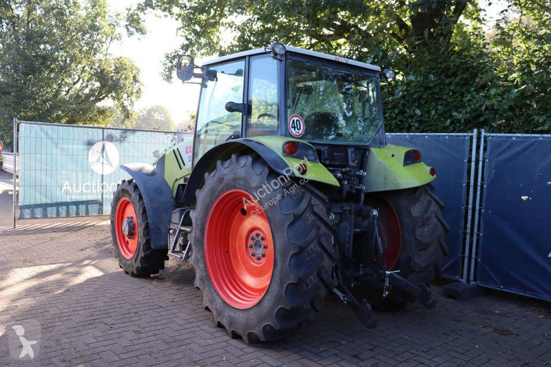 Tractor agrícola Claas 340 AXOS