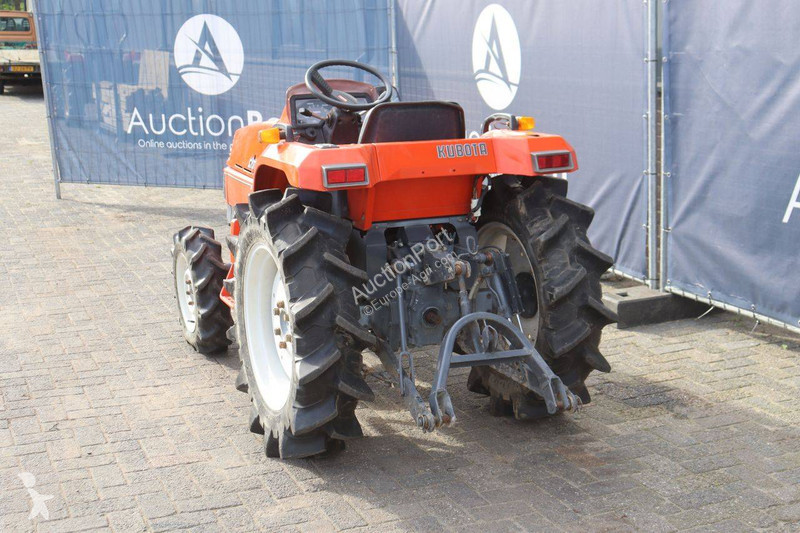 Tractor Kubota Saturn X-24