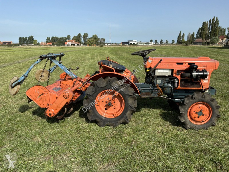 Tractor  B7001