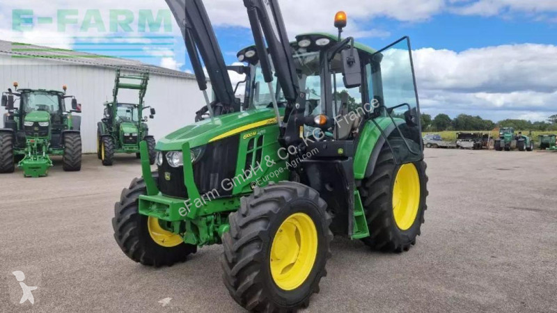 Tracteur agricole John Deere  6100m