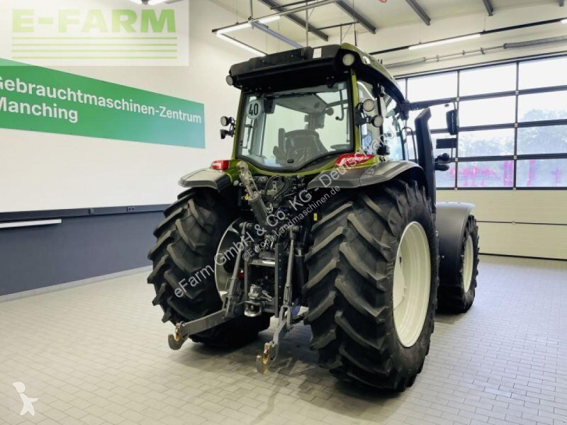 Tracteur agricole Valtra  g125ev versu