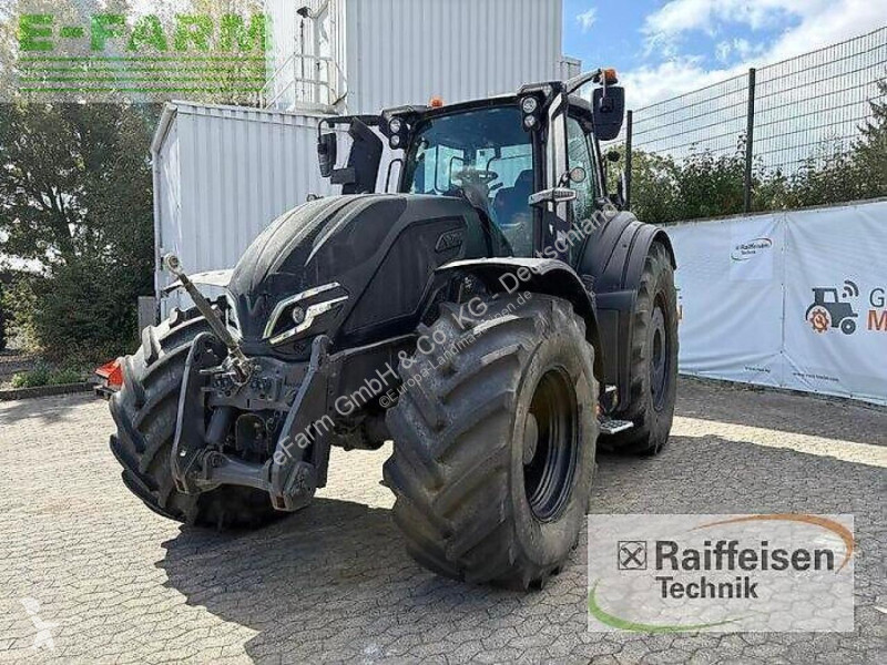 Tracteur agricole Valtra  q 305