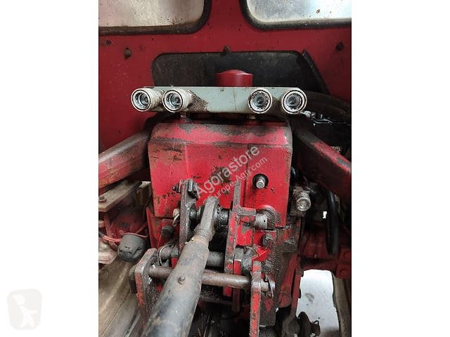 Tracteur agricole International 733
