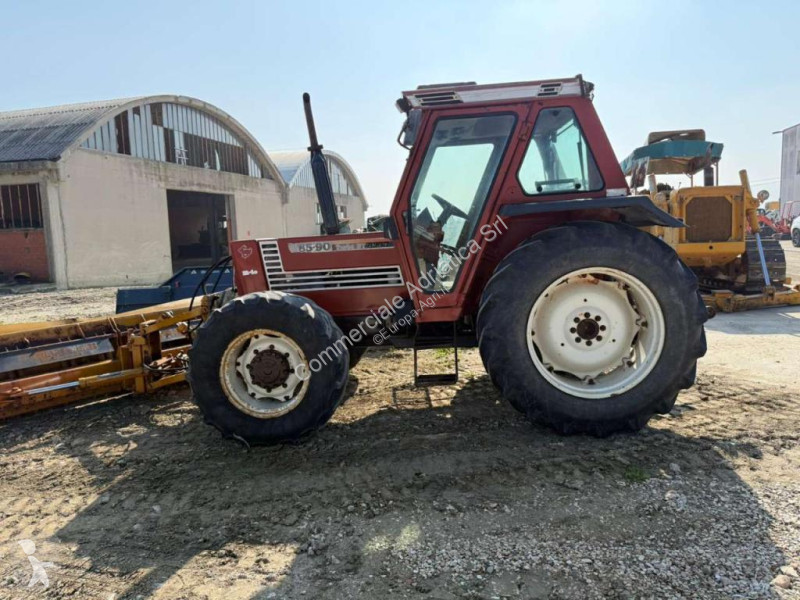 Tracteur agricole Fiat 85 90