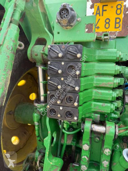 Tracteur agricole John Deere 8200