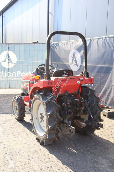 Tracteur agricole Mitsubishi MTZ20