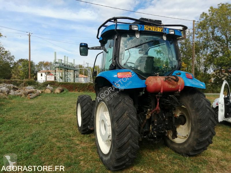 Tracteur agricole New Holland TSA 100