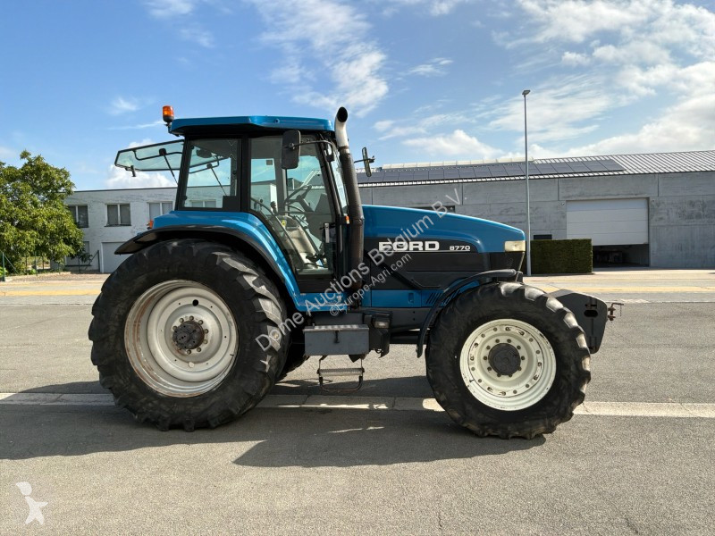 Tracteur agricole Ford 8870 DT