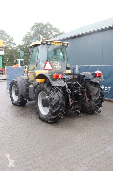 Zemědělský traktor JCB Fastrac 1135