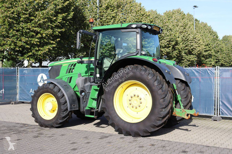 Zemědělský traktor John Deere 6195R