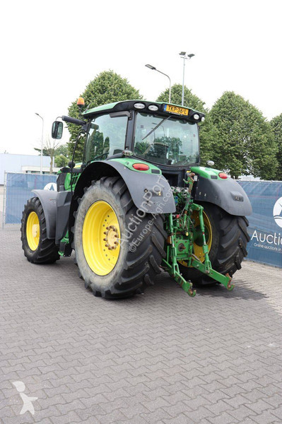 Zemědělský traktor John Deere 6190R
