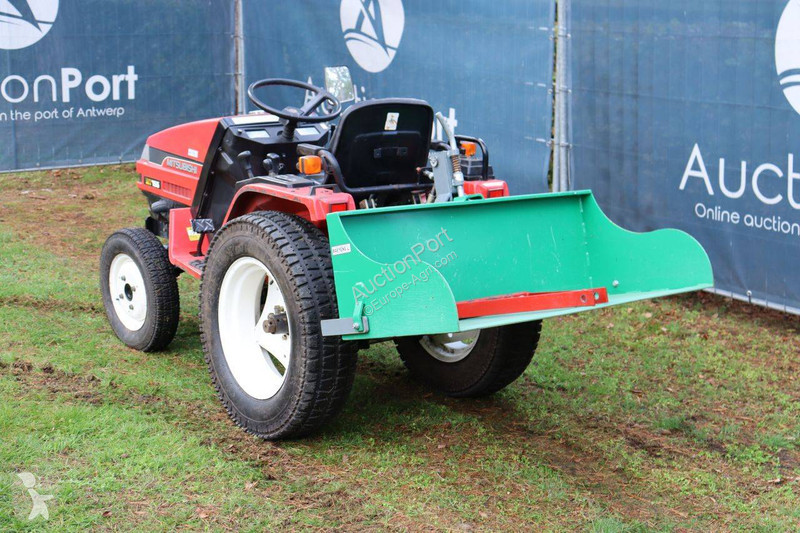 Zemědělský traktor Mitsubishi MT15F