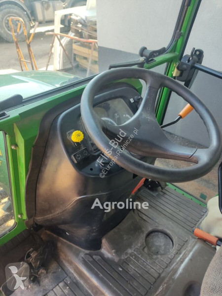 Zemědělský traktor John Deere 2320