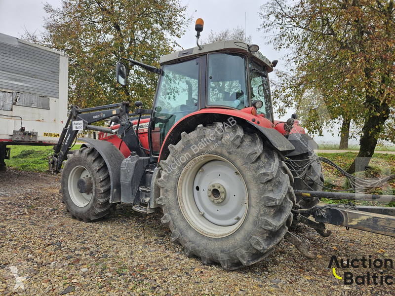 Zemědělský traktor Massey Ferguson 6480
