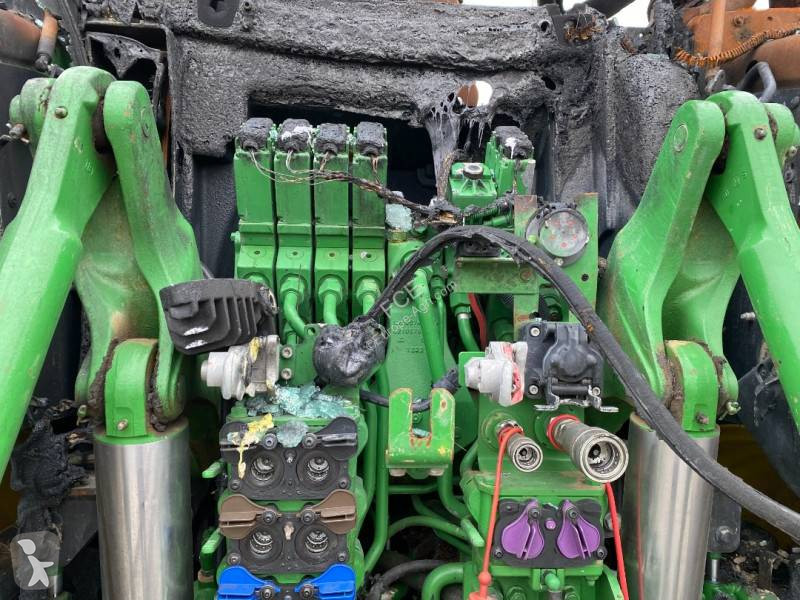 Tractor John Deere 6250 R / AutoPower endommagé