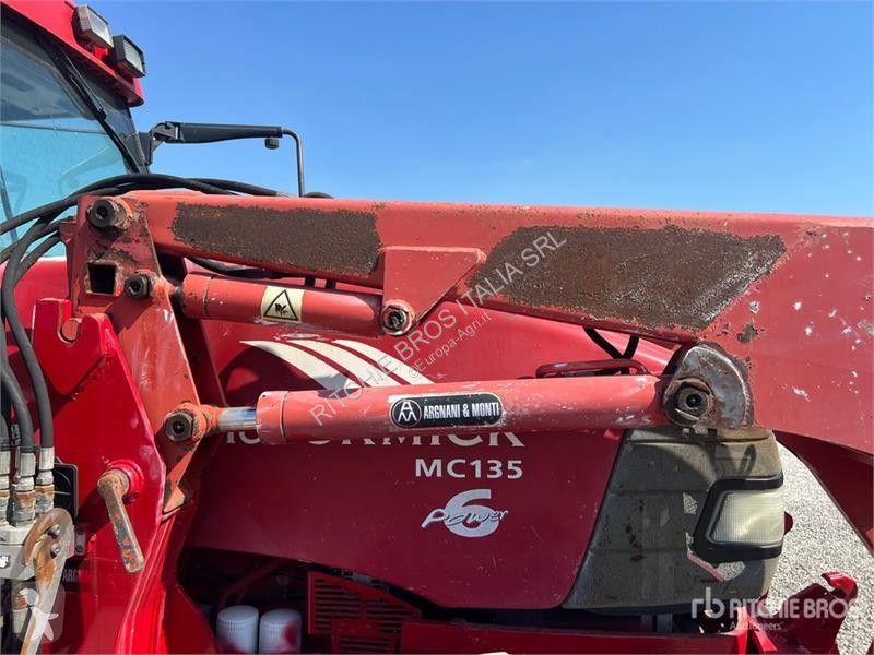 Tractor  MC135