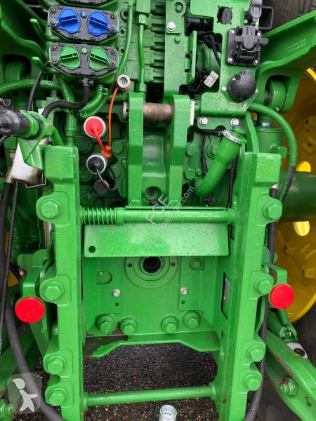 Lantbrukstraktor John Deere 7R330...
