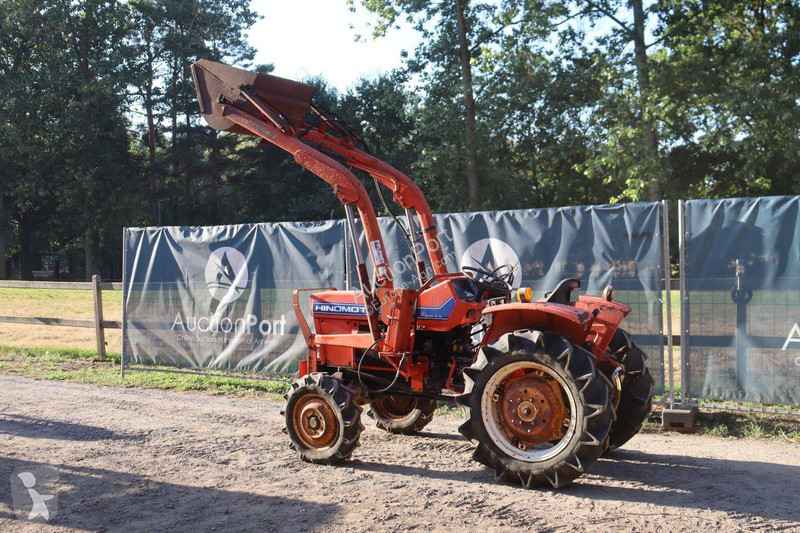 Zemědělský traktor Hinomoto E264