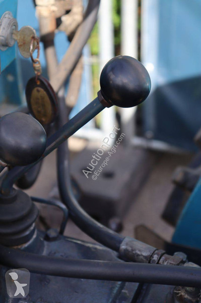 Tractor agrícola Mitsubishi D2000