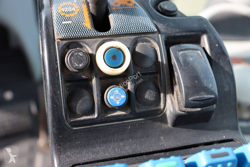 Zemědělský traktor Massey Ferguson 6490 Dyna-6