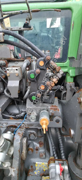Lantbrukstraktor Fendt 822 Vario 833