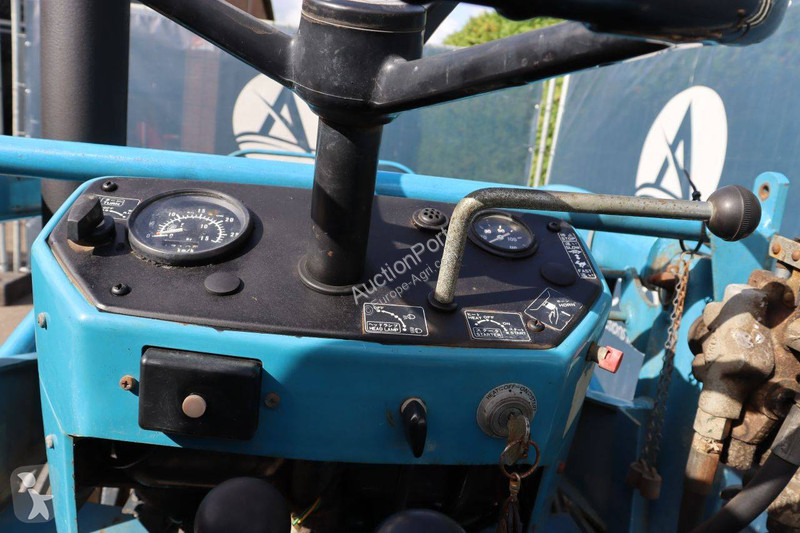 Tractor agrícola Mitsubishi D2000