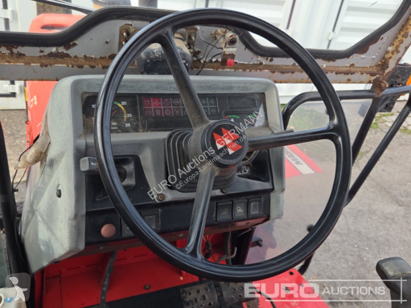Zemědělský traktor Massey Ferguson 3060