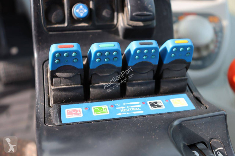 Zemědělský traktor Massey Ferguson 6490 Dyna-6
