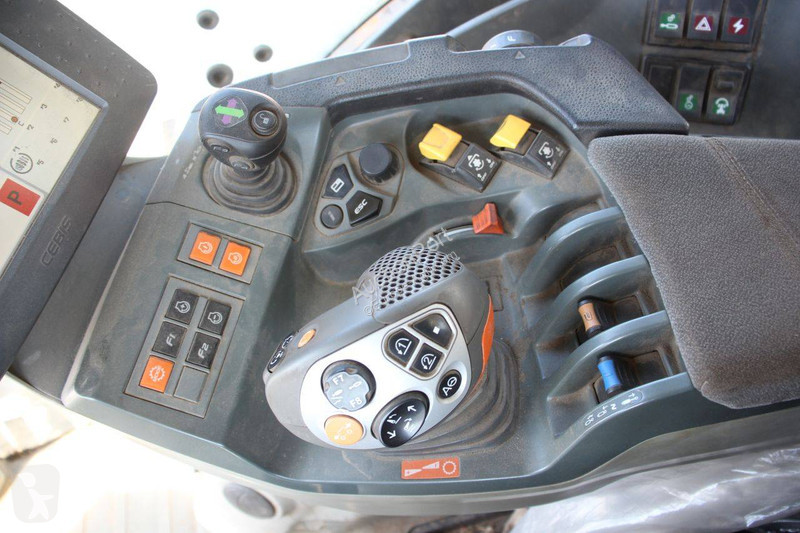 Tracteur agricole Claas Axion 930
