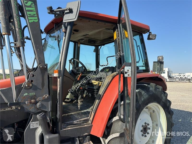 Tractor New Holland L75 4WD Tractor