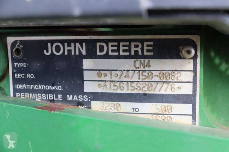 Tractor agrícola John Deere 5615 V