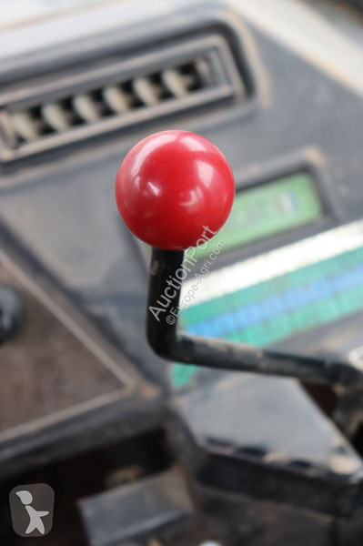 Zemědělský traktor  Bearcat PT225